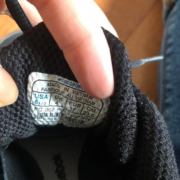 Women's Black Reebok Runners Size  6.5 - Picture 2 of 6